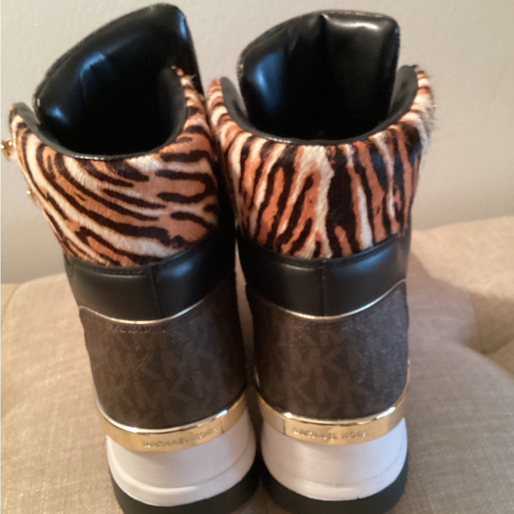 NWT MICHAEL Michael KORS LIV WEDGE BOOTIE - Picture 4 of 15
